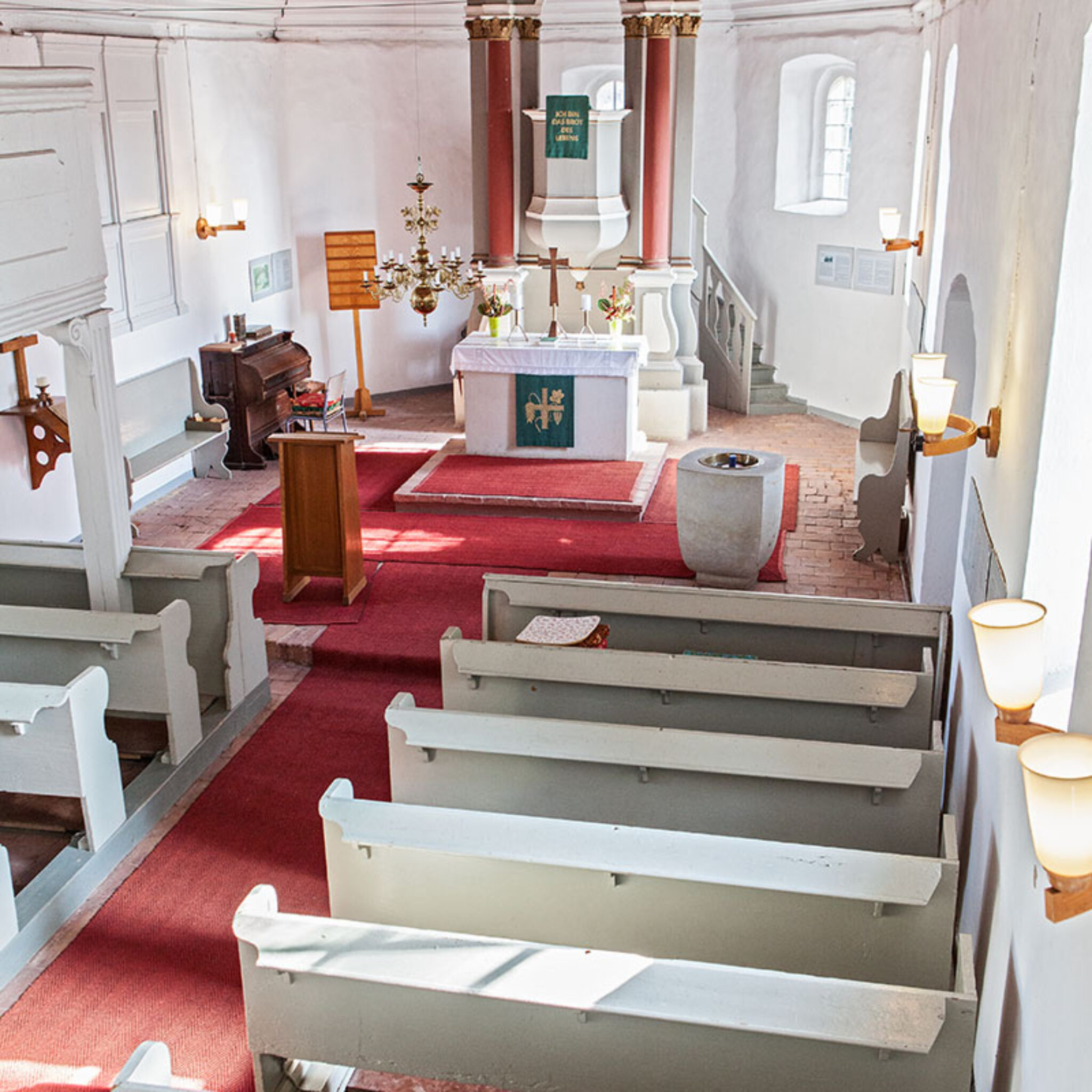 Die Kirche in Neuendorf - Innenansicht