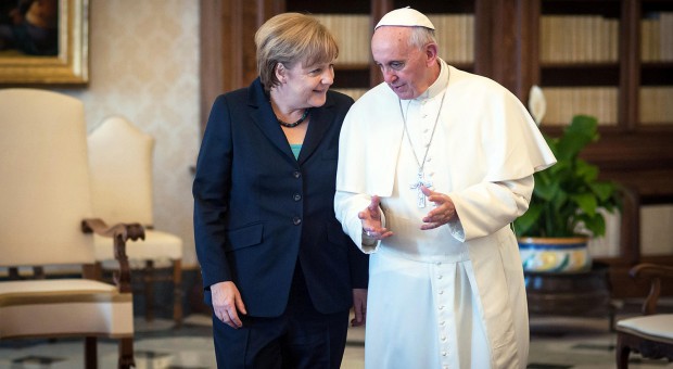 Bundeskanzlerin Angela Merkel wird von Papst Franziskus zu einer Privataudienz im Apostolischen Palast empfangen.