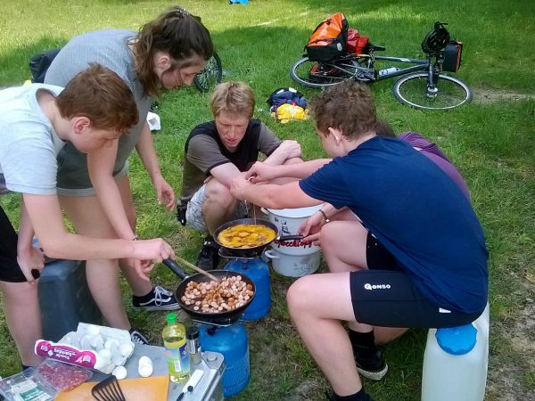 Härtetest für Schwedenfahrer: Radfahren, kochen, schlafen und leben in der freien Natur