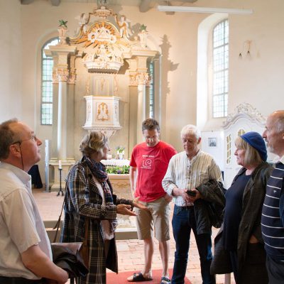 Hoher ökumenischer Besuch in Brück besichtigt die Lambertuskirche