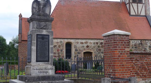 Saniertes Kriegerdenkmal Gömnigk