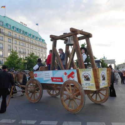 Pferdeglockenprozession vor dem Brandenburger Tor - Kirchentag 2017 in Berlin