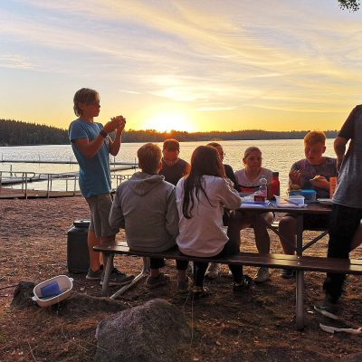 Schweden-Fahrradfahrt 2018 - essen am See in Schweden