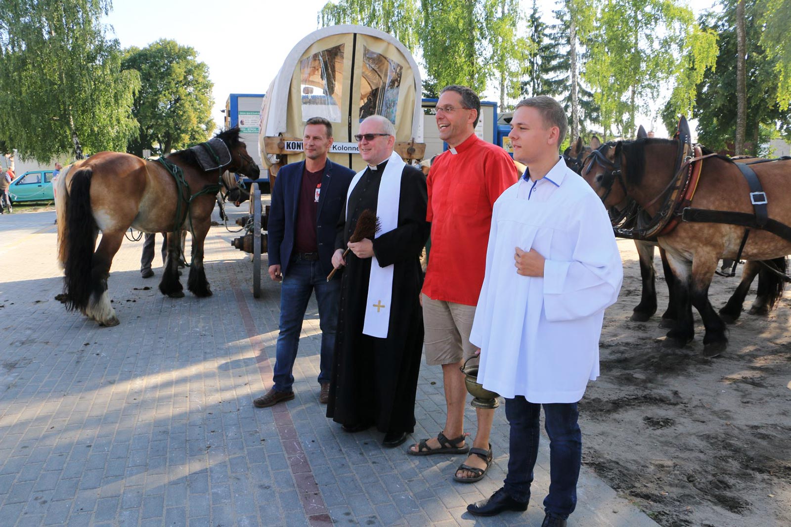 Pfarrer Kautz mit Priester und Pferden - Titanen on tour 2018